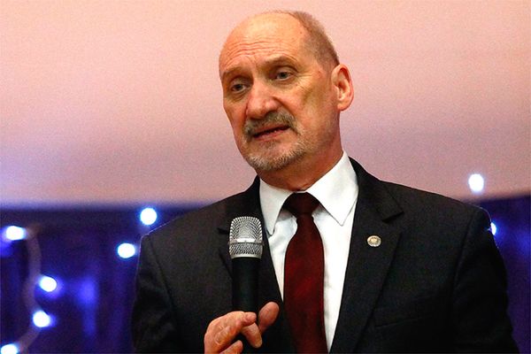 Antoni Macierewicz: NATO podziela polski punkt widzenia ws. wzmocnienia wschodniej flanki