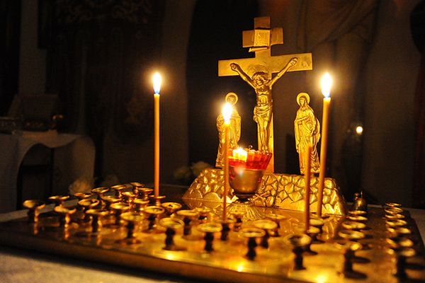 Rezurekcją katolicy rozpoczęli obchody świąt wielkanocnych