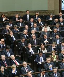 Kluby za dalszymi pracami nad rządowymi zmianami w pomocy bezrobotnym