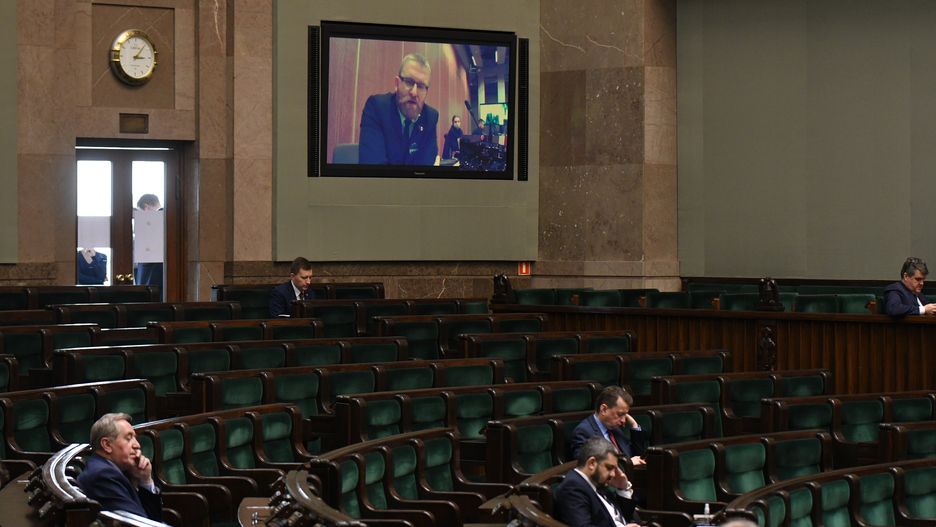 Historyczne posiedzenie Sejmu, prowadzone częściowo w trybie zdalnym