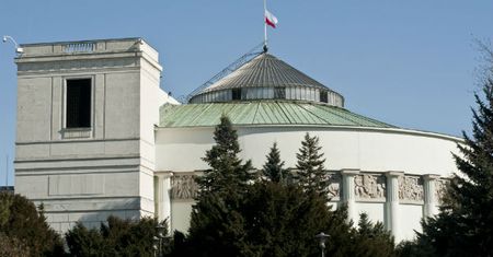Najnowszy sondaż wyborczy. Spada poparcie dla PiS i PO
