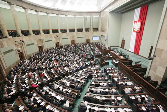 Chcą przepchnąć kontrowersyjne ustawy - nikt nie zauważy