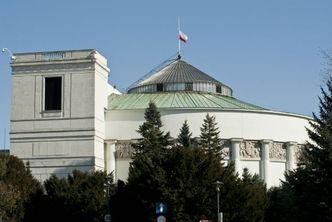 Będzie dodatkowe posiedzenie Sejmu. Posłowie zajmą się m.in. zarobkami w NBP