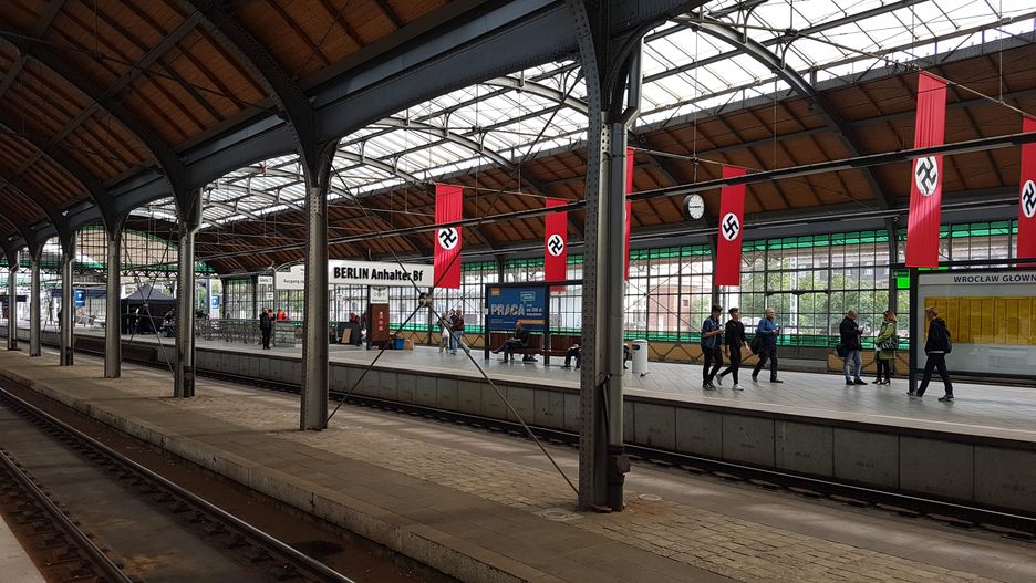 Dworzec Główny we Wrocławiu "zagrał" berlińską stację kolejową z 1939 r.