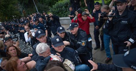 Protesty przed Sejmem. Są zarzuty