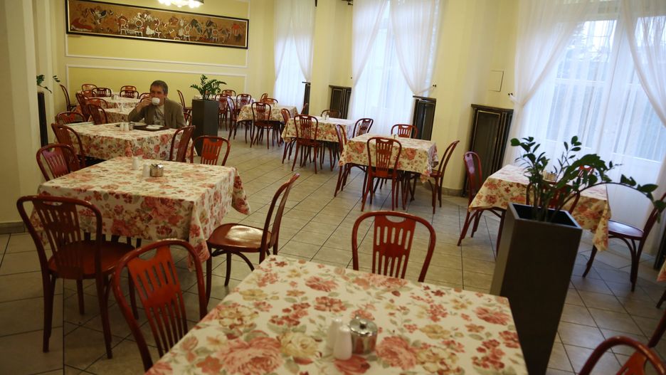 Restauracja sejmowa przypomina zwykłą stołówkę.