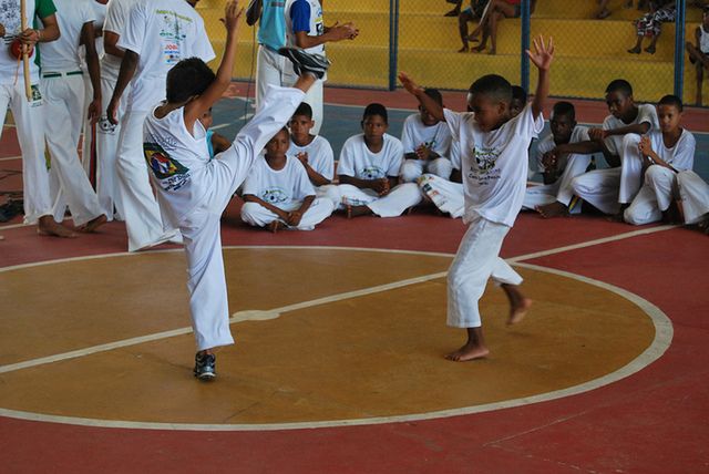 Przyjemne ćwiczenia - capoeira