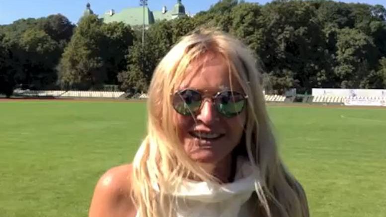 Monika Olejnik 

Fotografia: screen z Youtube.com