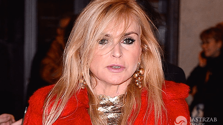 Monika Olejnik złota stylizacja