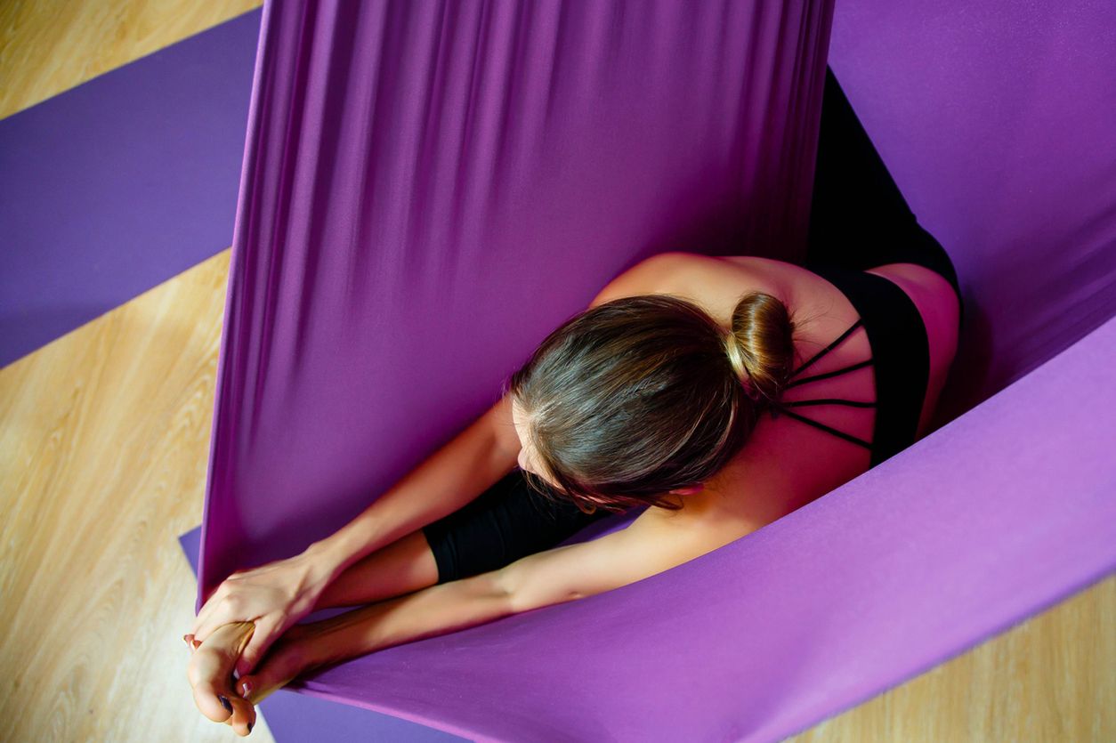 Aerial yoga, joga antygrawitacyjna - na czym polega ?