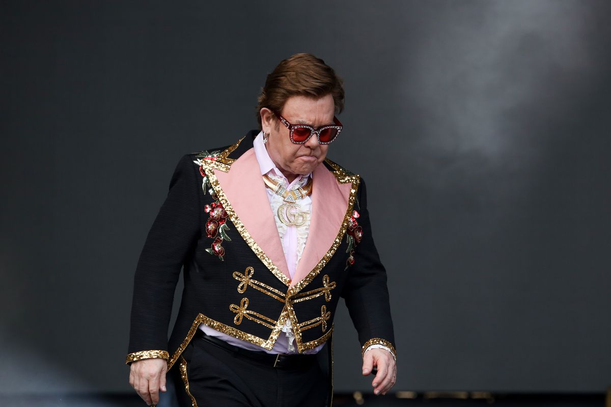 Elton John popłakał się na scenie. Przez chorobę musiał przerwać koncert