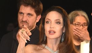 Angelina Jolie w niesamowitej kreacji. Miała u boku ważnych ludzi