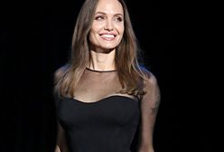 Angelina Jolie od stóp do głów na czarno. Ubiera się tak nie bez powodu