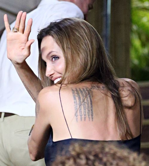 "Kocham to, bo dzięki temu wiem, że żyję." Angelina Jolie o objawach starzenia się
