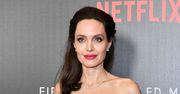 Angelina Jolie w poplamionej sukni! Bycie mamą bywa trudne