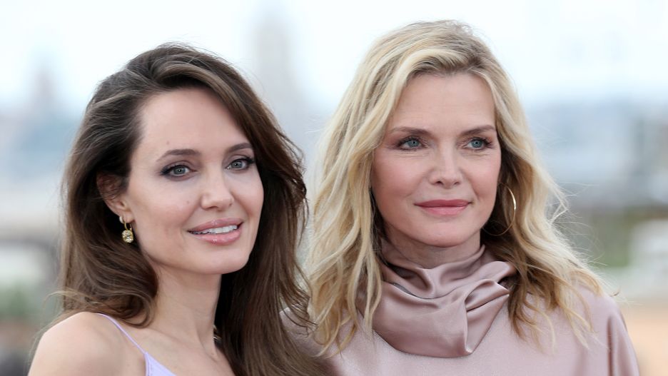 Angelina Jolie i Michelle Pfeiffer grają w "Czarownicy"
