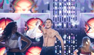 Twoja Twarz Brzmi Znajomo: Kuszewski na scenie zdarł z siebie koszulkę. Wow, co za widok!