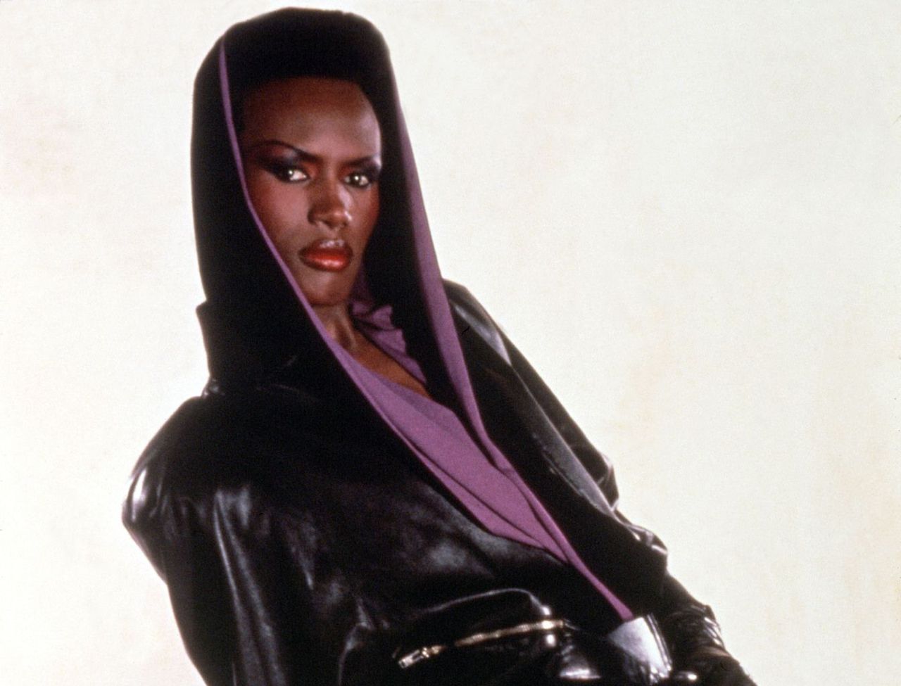 ZE SCENY NA ULICĘ: Grace Jones