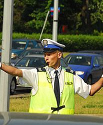 Policjanci pracują po 13 godzin na dobę