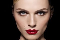 Andreja Pejic w kampanii kosmetyków Make Up Forever