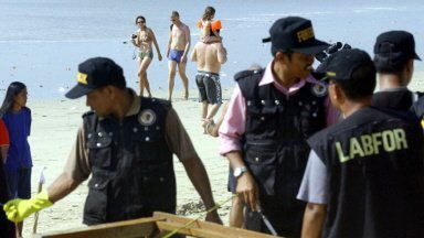 Policja zabezpiecza ślady po zamachu