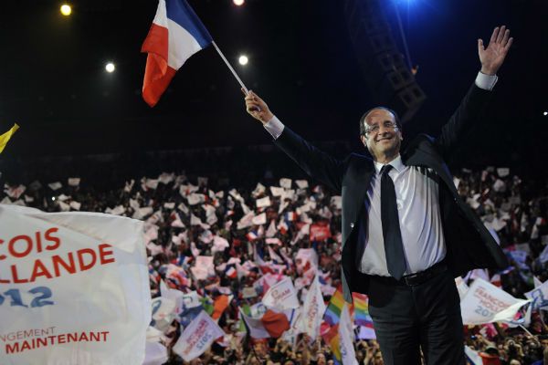 Hollande 53% poparcia, Sarkozy - 47%. Najnowszy sondaż "Le Point"