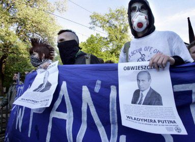 Manifestacja w Warszawie - anarchiści zaatakowali policję