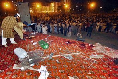 Eksplozja bomby w Pakistanie - 40 osób zabitych