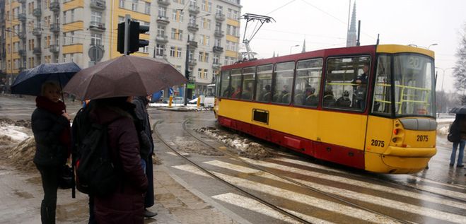 Nie pracują, tylko siedzą w internecie