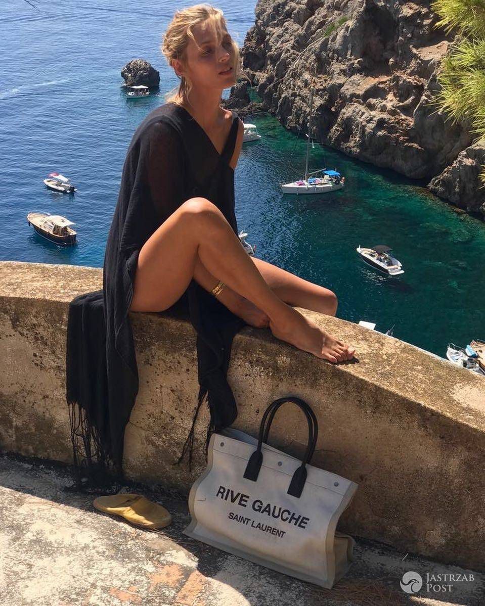 Anja Rubik ponownie pokazała biust