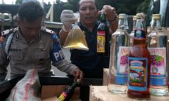 Masowe zatrucia bimbrem w Indonezji. Nie żyje ponad 100 osób