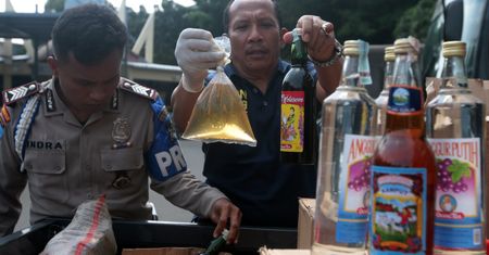 Masowe zatrucia bimbrem w Indonezji. Nie żyje ponad 100 osób