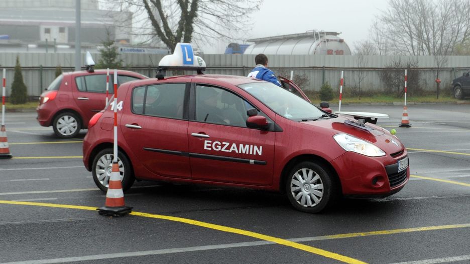 Praktyczny egzamin na prawo jazdy - to tutaj odpada większość kandydatów.