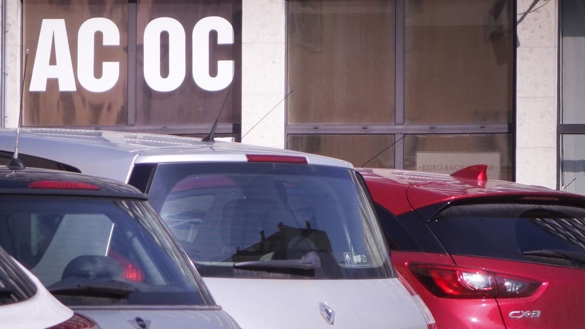 Auta stoją, więc powinna być za nie odpłacana niewielka składka - proponuje Mariusz Golecki.