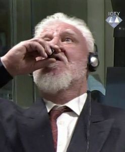 Zbrodniarz wojenny Slobodan Praljak wypił truciznę. W buteleczce miał cyjanek potasu