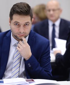 Patryk Jaki nie przykleił serduszka i uderzył w WOŚP. Jurek Owsiak: chłopie, wyluzuj!