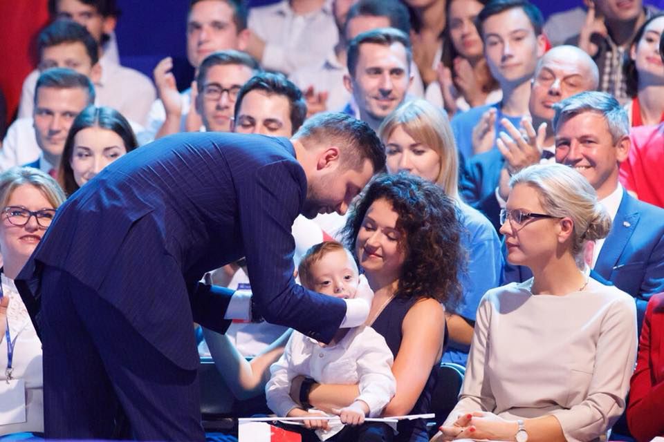 Patryk Jaki z rodziną 
