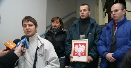 Gazeta.pl uderzyła w Patryka Jakiego. Ten rozpętał w sieci burzę