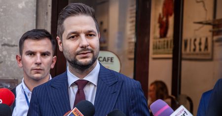 Dostał „jedynkę” PiS-u mimo żartów z Żydów. Patryk Jaki komentuje