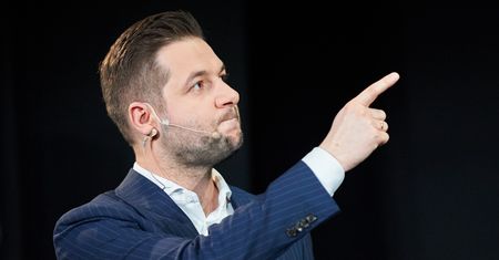 Kontrkandydaci kpią z "Dzielnicy Przyszłości". Jaki odpowiada na zarzuty