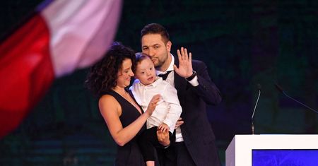 Żona Patryka Jakiego "skradła show" na konwencji. "Jest bardzo troskliwym i ciepłym ojcem"