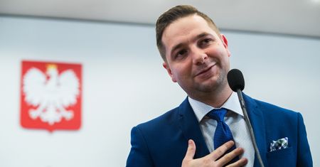 Patryk Jaki przyznał, że to dzięki niemu ojciec został prezesem. I jeszcze ma sukcesy