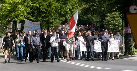 Jaki wywołał bunt maturzystów, Trzaskowski maturę robił w USA. Cała prawda o młodości polityków