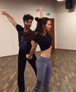 Natalia Szroeder w zmysłowej sambie na treningu "Tańca z gwiazdami". Wiedzieliście, że ma taką figurę?