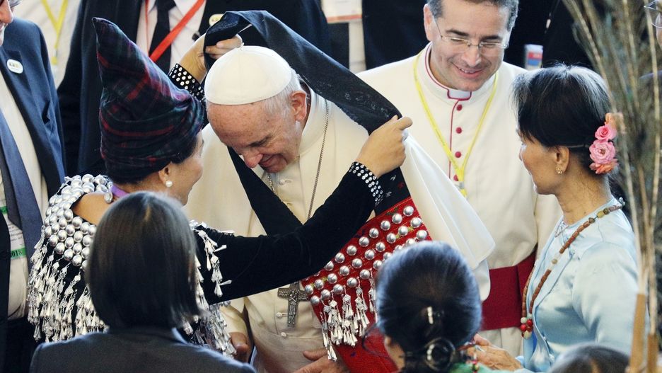Uroczyste powitanie papieża Franciszka w Mjanmie
