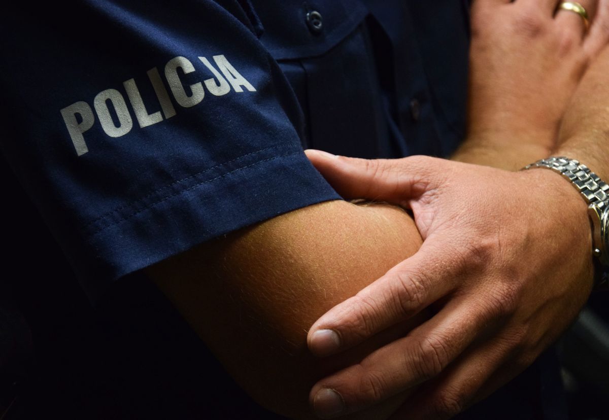 Gwałt na komendzie. 25-latka oskarża policjanta