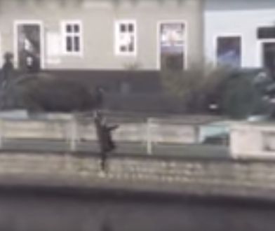 Pijany Hiszpan wpadł do lodowatej Brdy. Na ratunek ruszyli policjanci