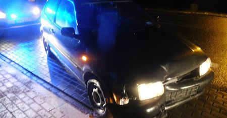 Podkarpacie. Pijany kierowca zasnął na środku drogi