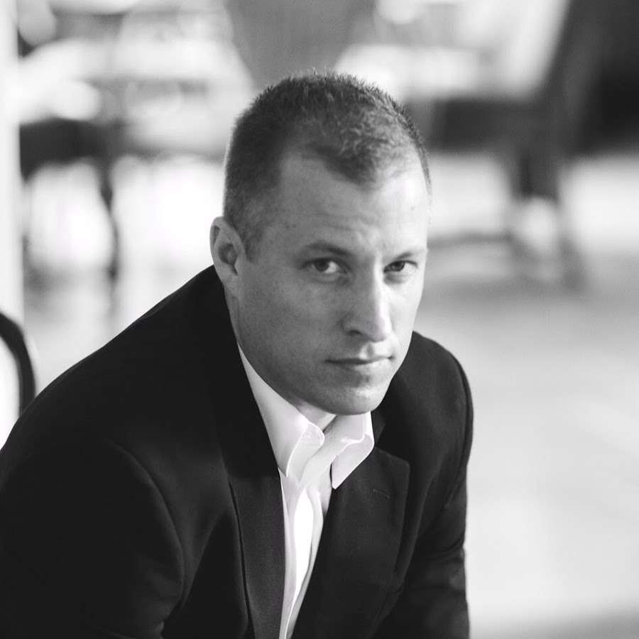 Jason Jenkins – nieślubny syn księcia Karola i Janet Jenkins