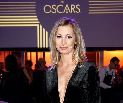 Schejbal z dekoltem do pępka. Dawno nie była tak odważna